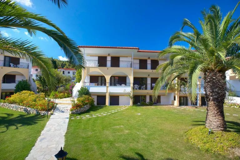 CROUSSO-VILLAGE-_CHR4353