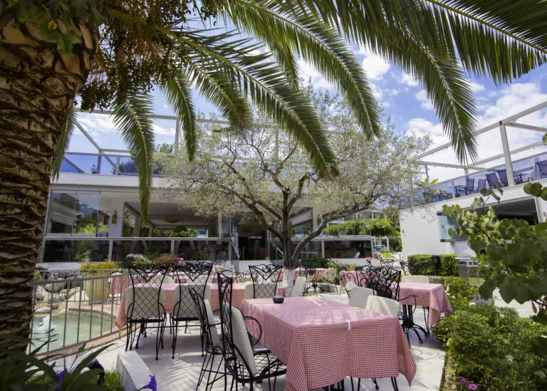 Yard of the à la carte italian restaurant Peppe Pizza Pasta