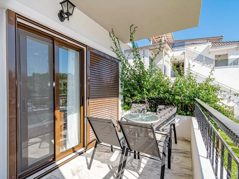 Apartment-partialy-renovated-Balcony-2