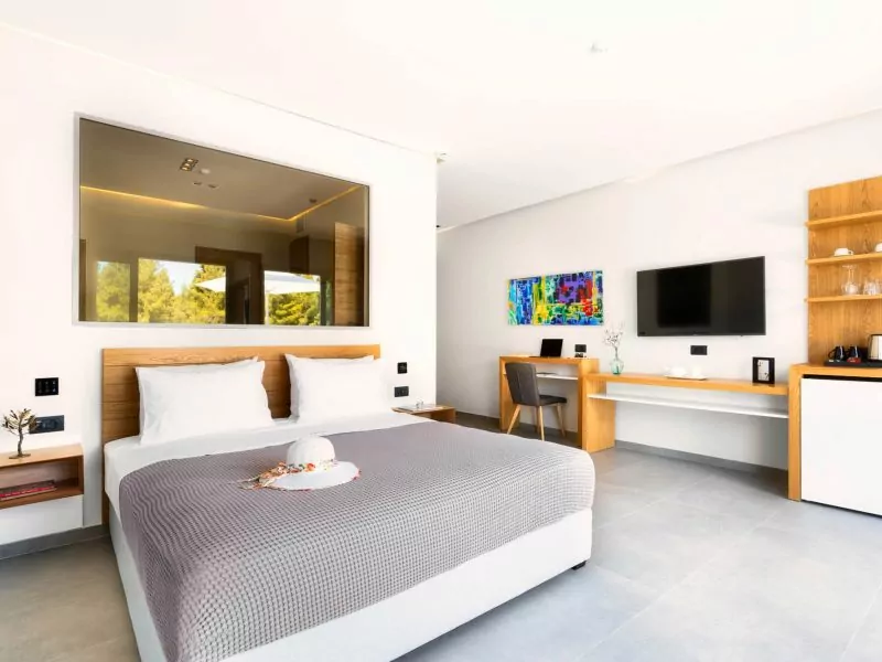 Deluxe Suite - 1st Mainbedroom DLX