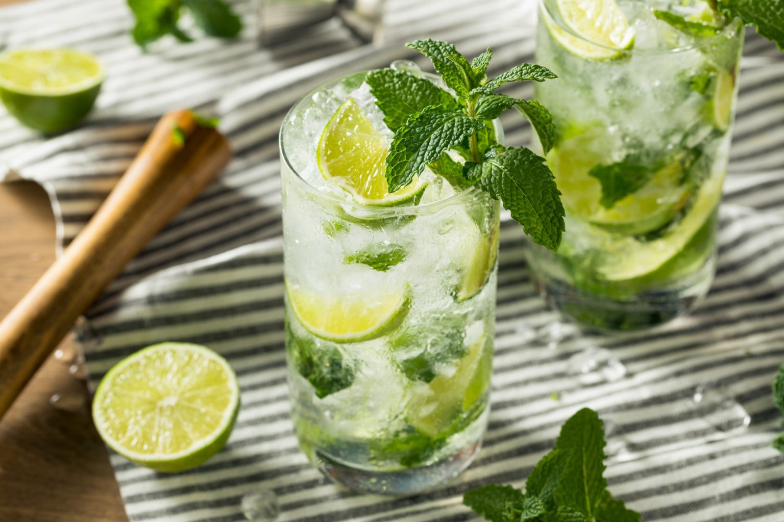 Refreshing Mint and LIme Mojitos